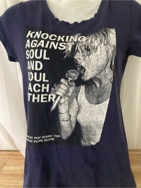 Complot Graphic Punk Rock Tee Y2K Distressed Print Navy Medium